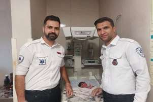 تولد نوزاد عجول در آمبولانس پایگاه شهری نی ریز