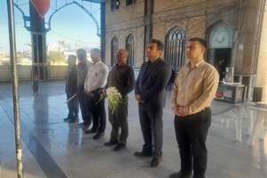سرپرست شبکه بهداشت و درمان شهرستان نی ریز با حضور در گلزار مطهر شهدا با آرمان های شهدا تجدید میثاق کرد