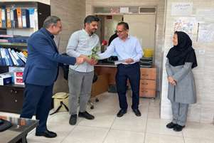 تقدیر از کارشناسان علوم آزمایشگاهی به مناسبت روز علوم آزمایشگاهی در مرکز خدمات جامع سلامت شهید فقیهی